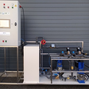 Banc automatisé d'étude de pompes centrifuges avec régulation de débit